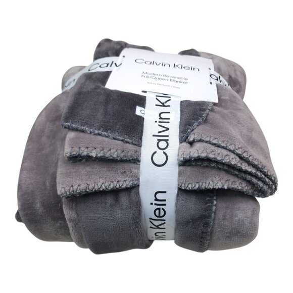 Calvin Klein Modern Reversible Full/Queen Blanket  Soft & Cozy 90"x90" Lush Grey - Picture 2 of 10